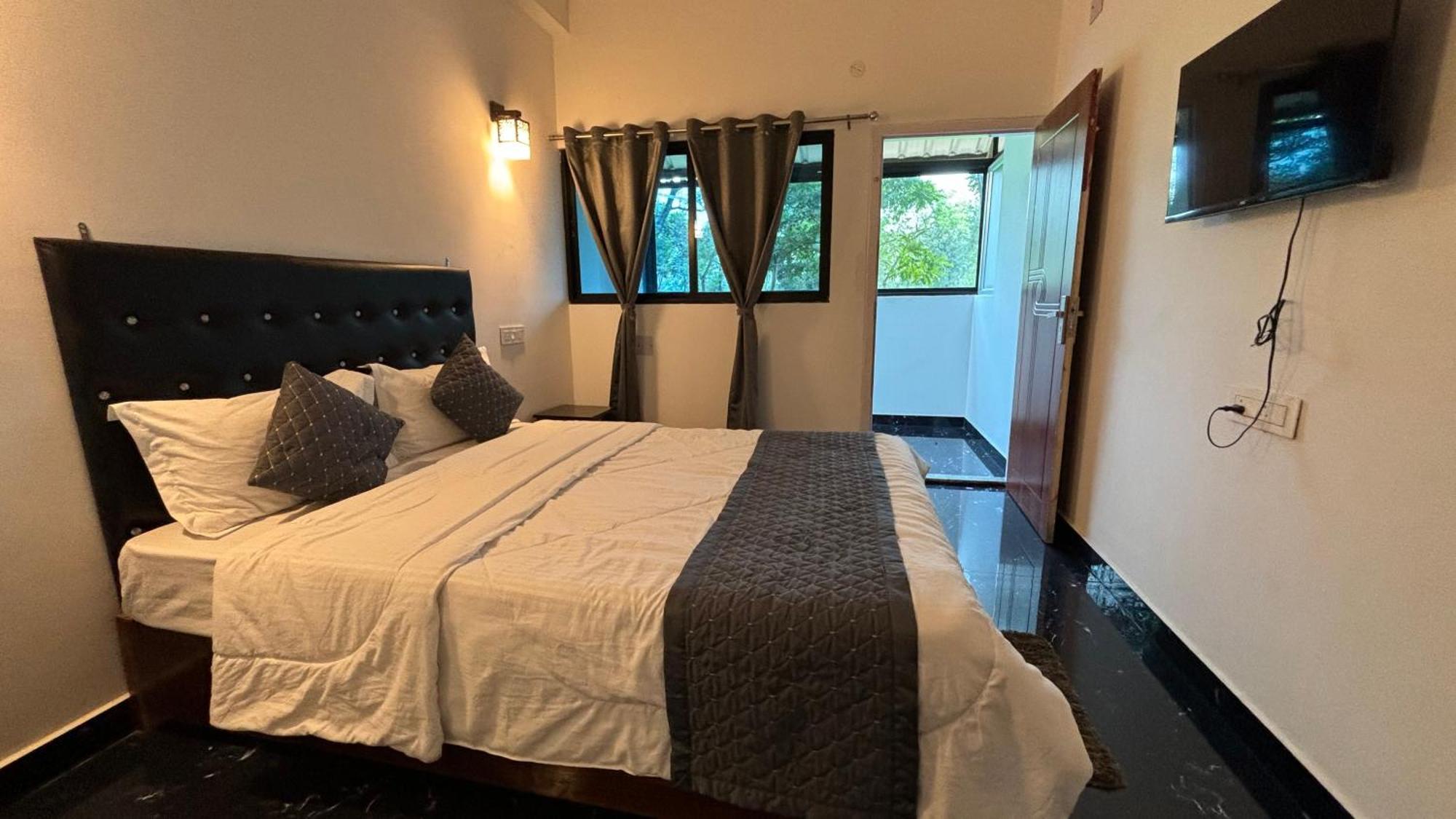 Homestay Roots By Mount Olive *